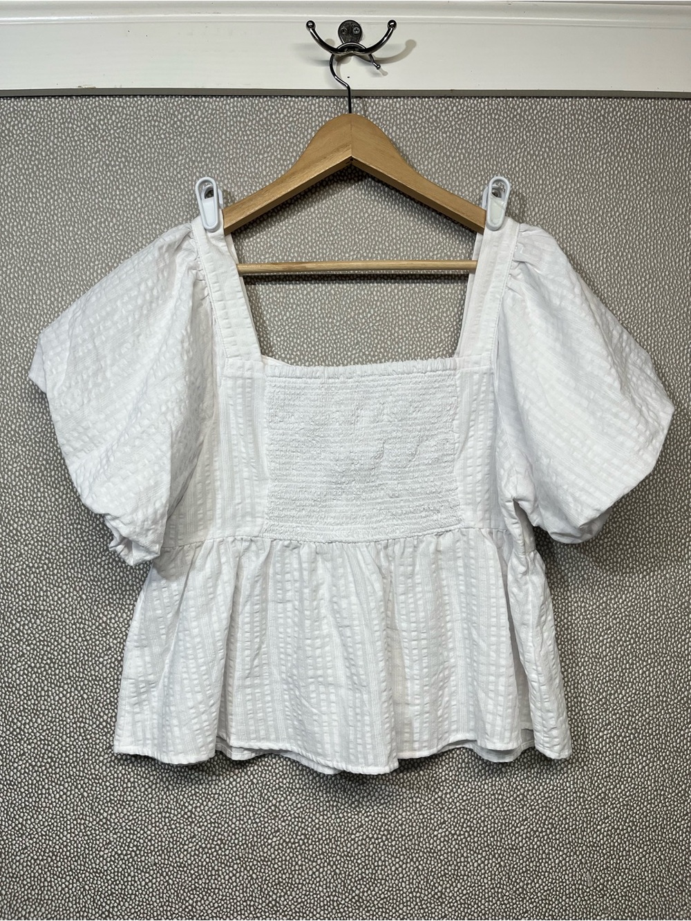 L Old Navy White Puff-Sleeve Square Neck Peplum Top - Picture 4 of 9